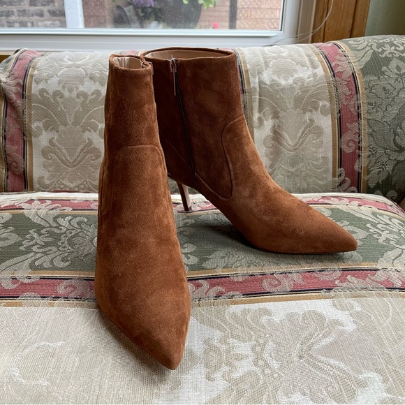 VERONICA BEARD Larissa Pointed Toe Bootie. Size 8.5 Women
N1-1 - Picture 9 of 12